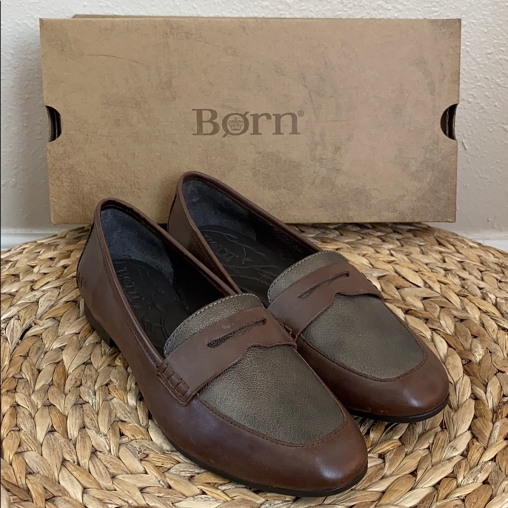 New in box born pelton dark brown leather loafers